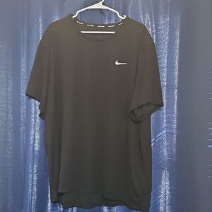 Nike Men's Black Short Sleeve Tee. DRI-FIT, Activewear. Nike Running